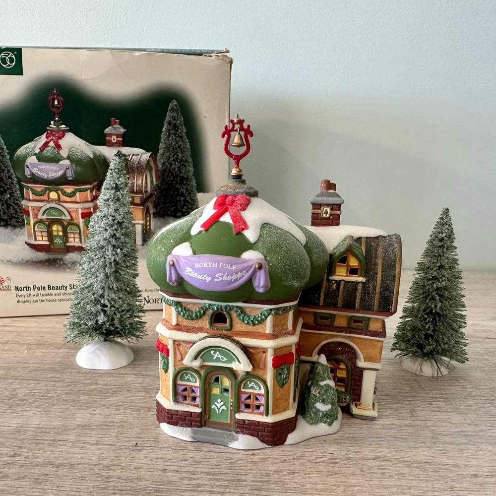 Department 56 North Pole Series - North Pole Beauty Shoppe